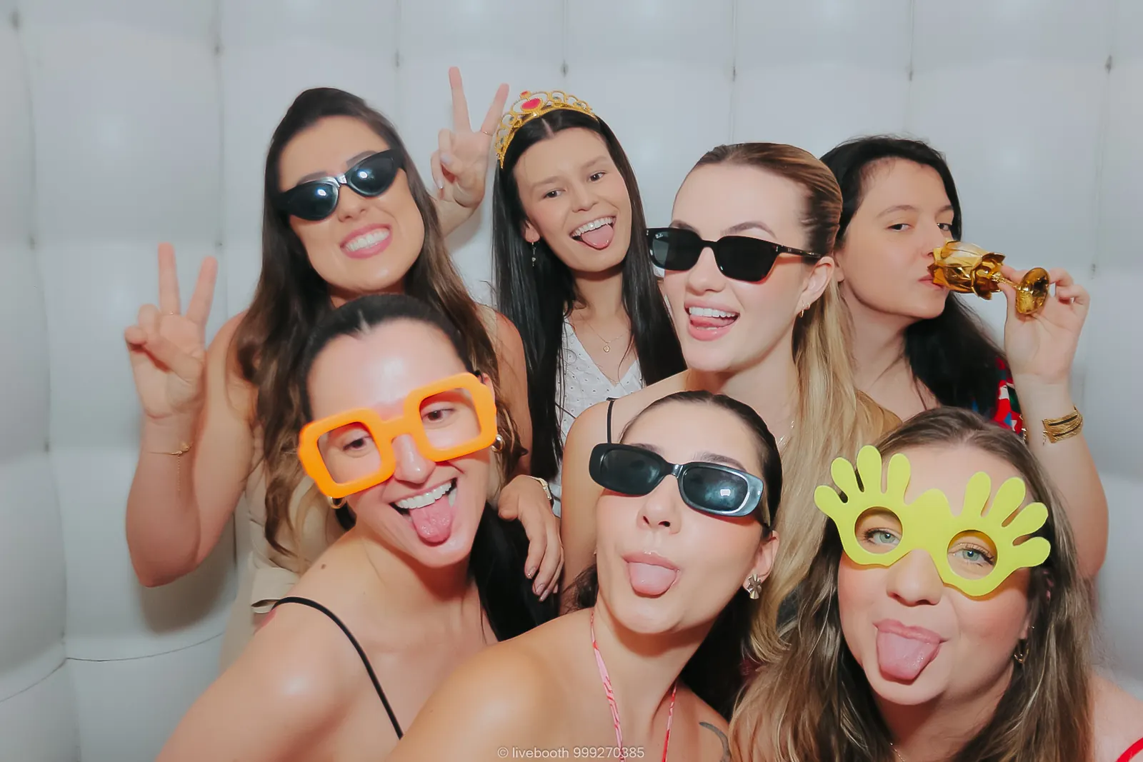 Foto de convidados em uma cabine Livebooth